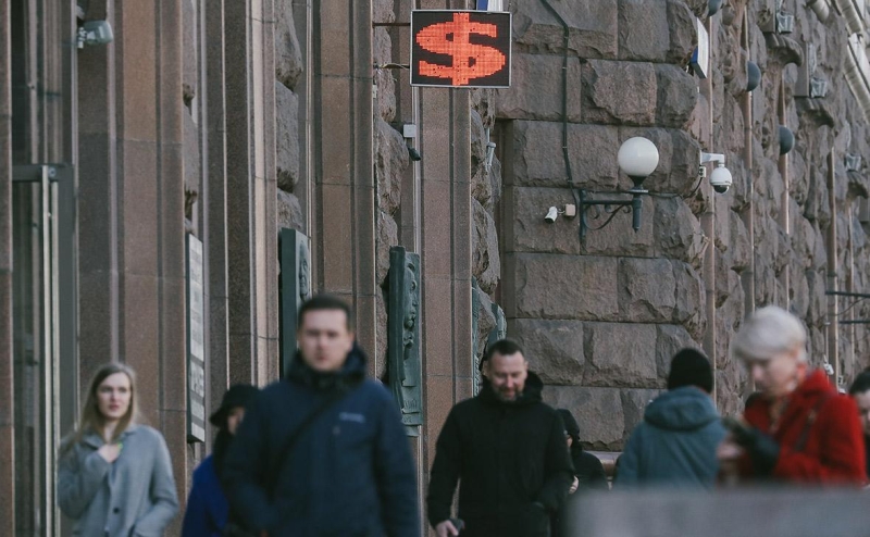 Средний размер банковского вклада в России впервые превысил ₽300 тыс.