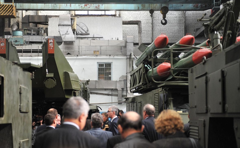 США начали вводить новые санкции за поддержку ВПК России. Что важно