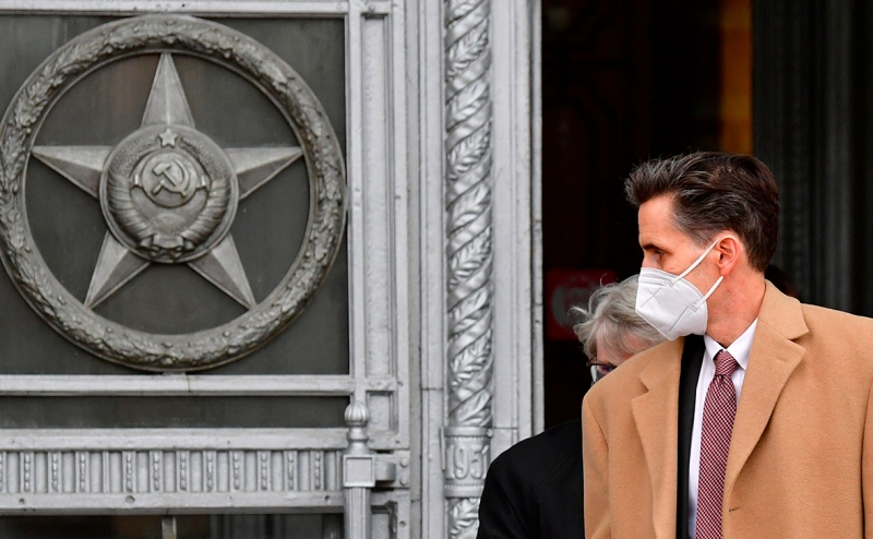 США назвали эскалационным шагом высылку заместителя посла из России