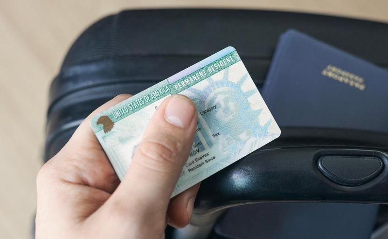 США объявили о приостановке программы розыгрыша грин-карт