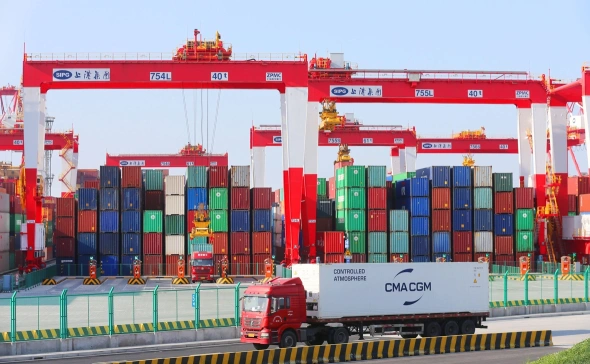 США ударили по нефтяному порту хуситов Рас Иса