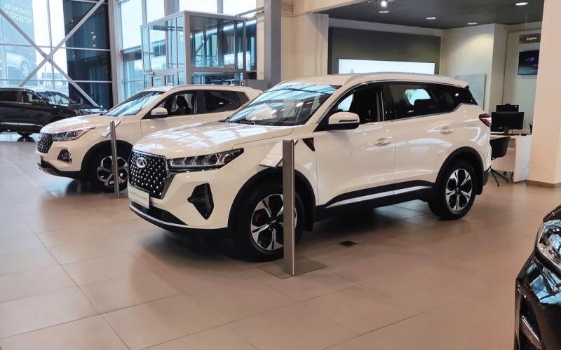 Стали известны новые цены на Lada Granta и Lada Vesta после