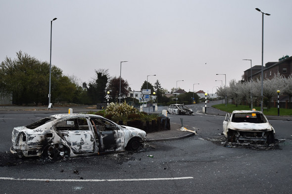 Столкновения и аресты: неделя беспорядков в Северной Ирландии