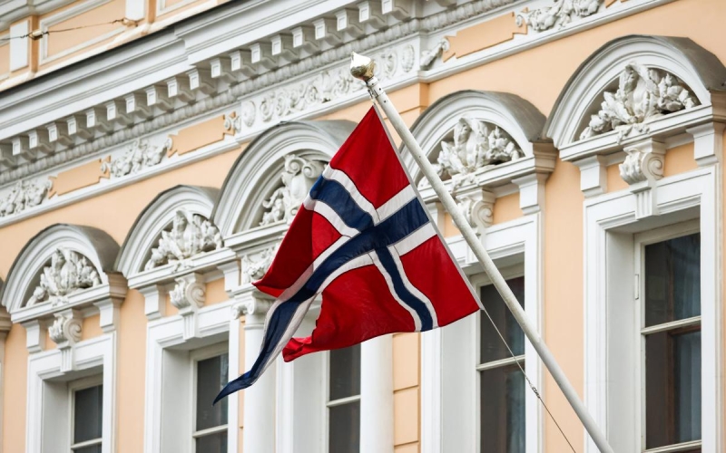 Столтенберг поддержал крупнейший в мире фонд на фоне резонанса из-за