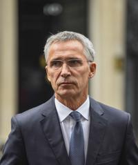 Столтенберг рассказал об обедах в ресторане с разведчиком из КГБ