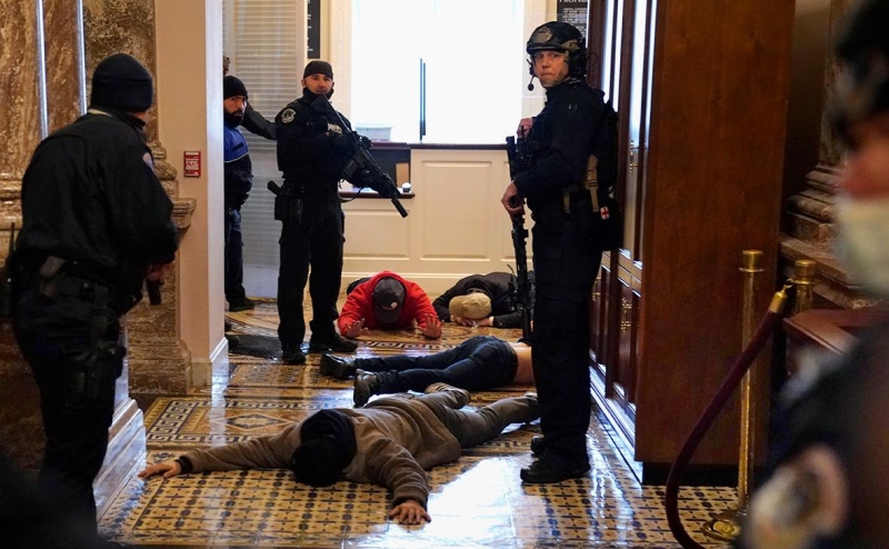 Стороннику Трампа дали срок за попытку сбежать и вступить в армию