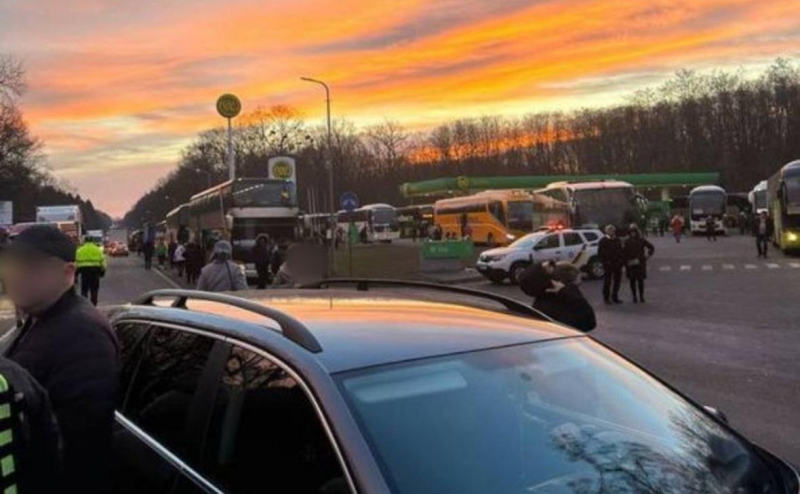 «Страна» узнала об ужесточении правил выезда с Украины