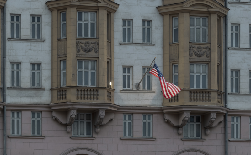 Страны ЕС и Канада вслед за США предупредили граждан о рисках в России