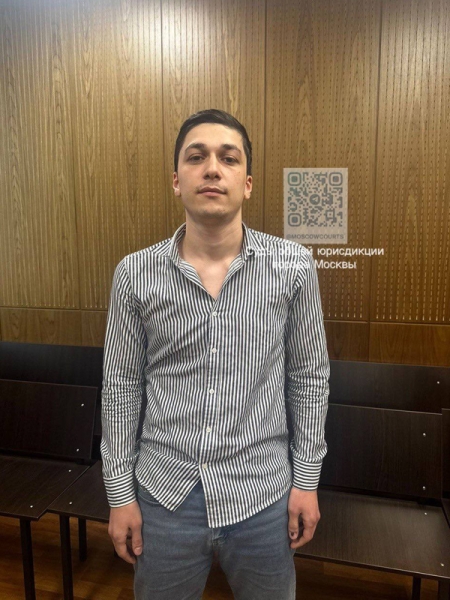 Суд арестовал на 15 суток пытавшихся вывезти фигуранта дела