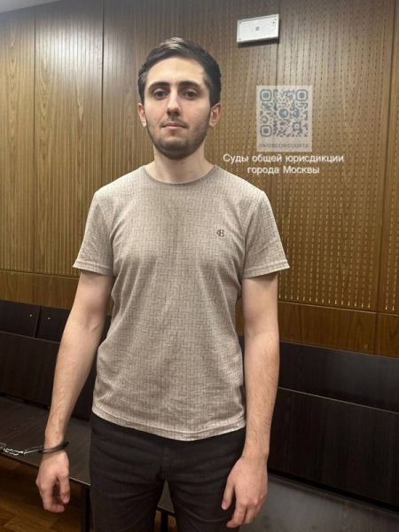 Суд арестовал на 15 суток пытавшихся вывезти фигуранта дела