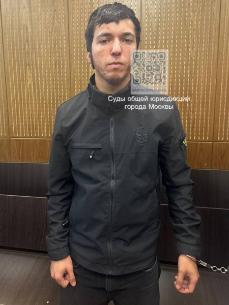 Суд арестовал на 15 суток пытавшихся вывезти фигуранта дела