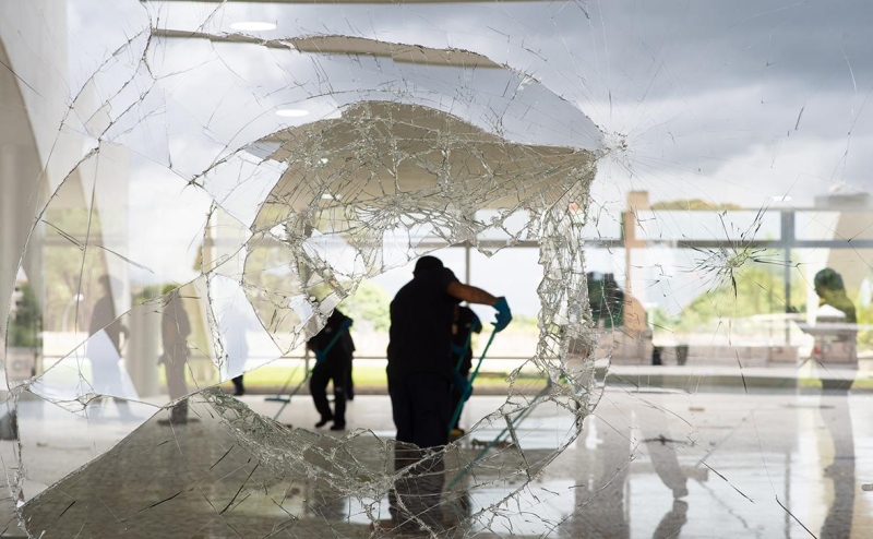 Суд Бразилии обязал Болсонару дать показания по делу о штурме