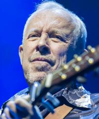 Суд оштрафовал вдову Маслякова за запись с Макаревичем и Слепаковым