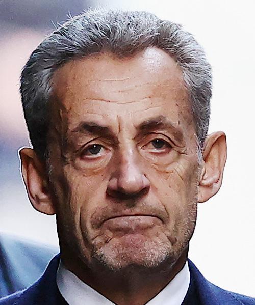 Суд освободил Николя Саркози из тюрьмы