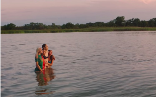 Суд отклонил иск к Оксане Пушкиной из-за поста о сериале «Чики»