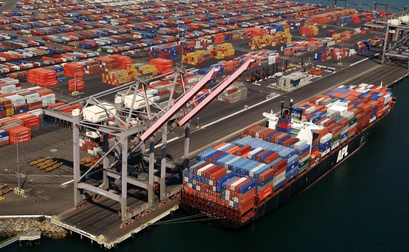 Суд снял арест с половины пенсии Чубайса