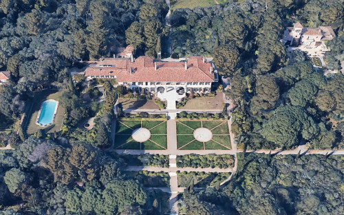 Суд во Франции отказал кредиторам Березовского в праве на его поместье