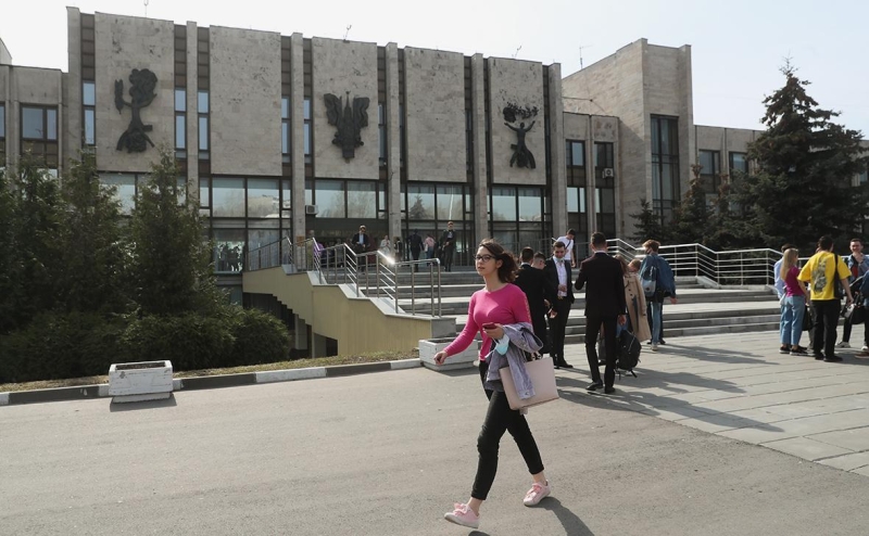 SuperJob рассказал об изменении тройки вузов по уровню зарплат юристов