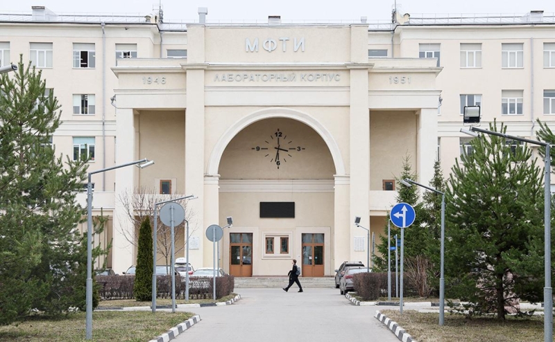 SuperJob рассказал об изменении тройки вузов по уровню зарплат юристов