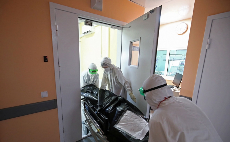 Суточная смертность от COVID в России оказалась чуть ниже рекордной