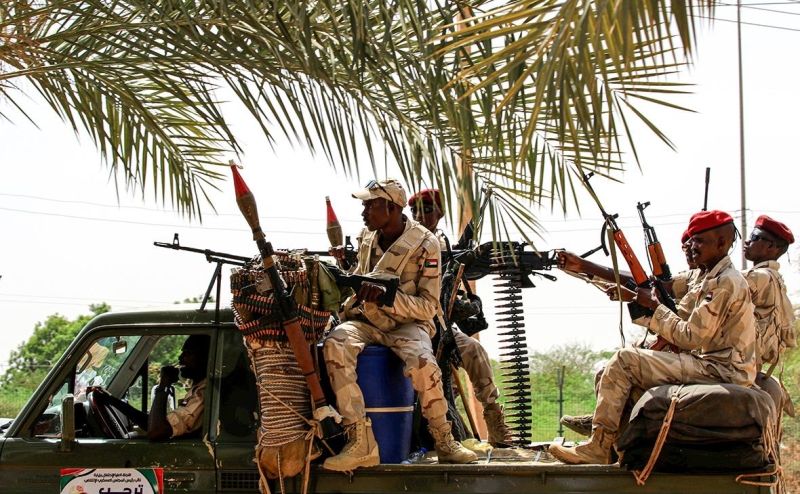 Свергнутого президента Судана перевели в госпиталь перед побегом