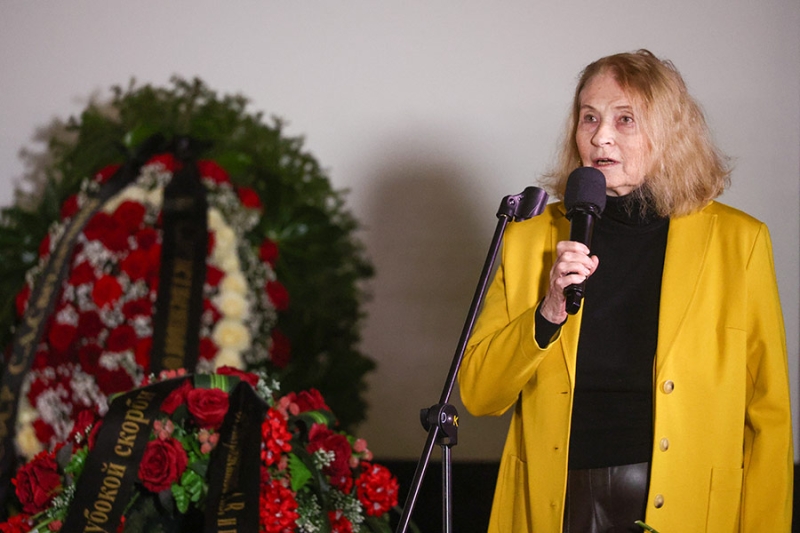 «Светлячок, светись!»: как простились с актрисой Светланой Светличной