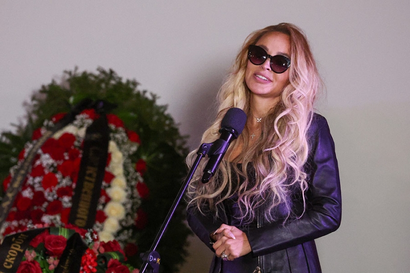 «Светлячок, светись!»: как простились с актрисой Светланой Светличной