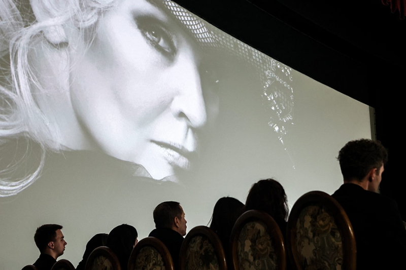 «Светлячок, светись!»: как простились с актрисой Светланой Светличной