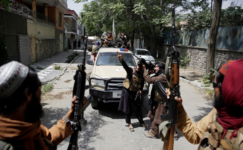 Талибы сообщили о допросах собирающихся покинуть Афганистан иностранцев