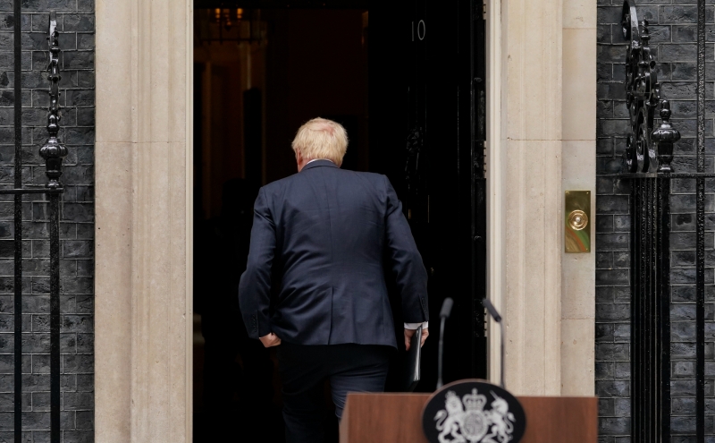 Telegraph узнала, что Джонсон рассматривает возможность уйти из политики