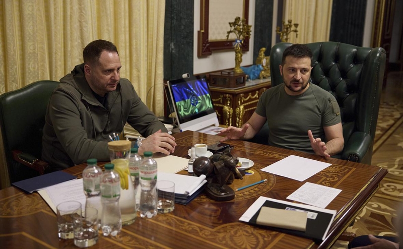 Times узнала об опасениях по поводу «зависимости» Зеленского от Ермака