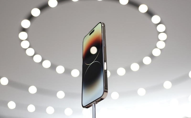 Топ-менеджер Apple перейдет в совместный проект с Сэмом Альтманом