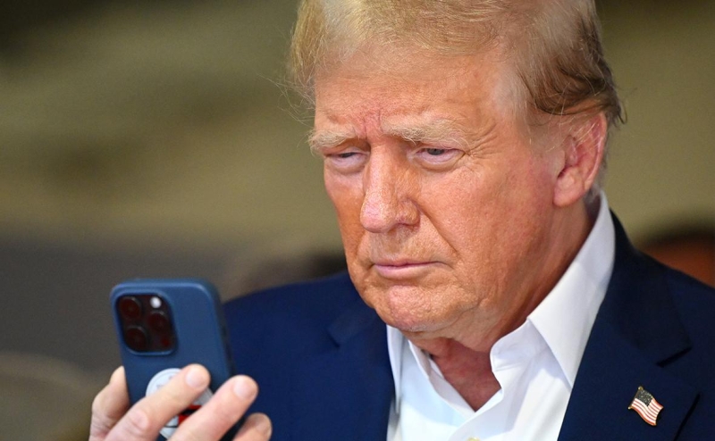 Трамп напомнил Зеленскому, что Россия &laquo;победила Наполеона и Гитлера&raquo;