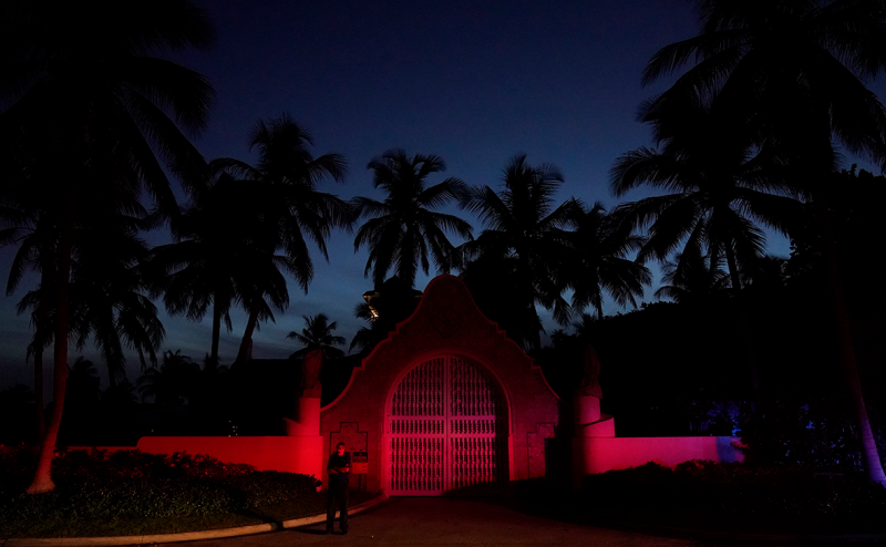 Трамп обвинил ФБР в краже трех паспортов