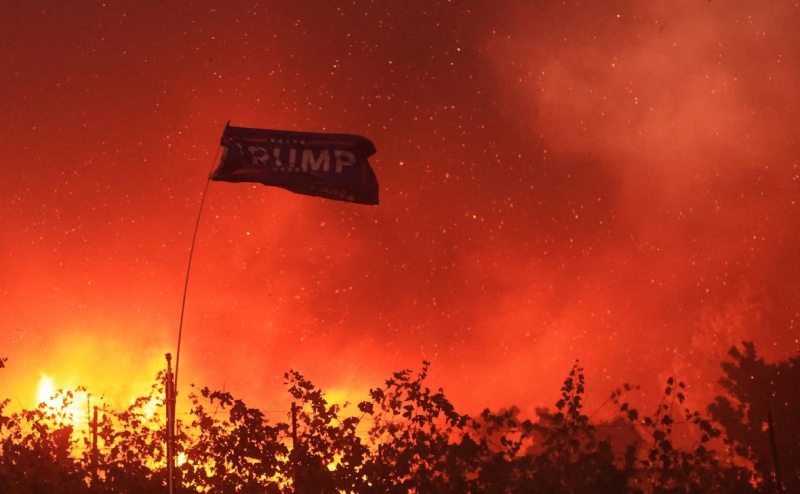Трамп опроверг планы взять в свою администрацию Помпео и Хейли