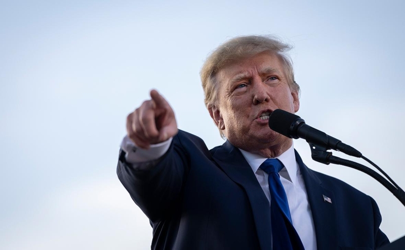 Трамп подал в суд на обвинившую его в изнасиловании журналистку