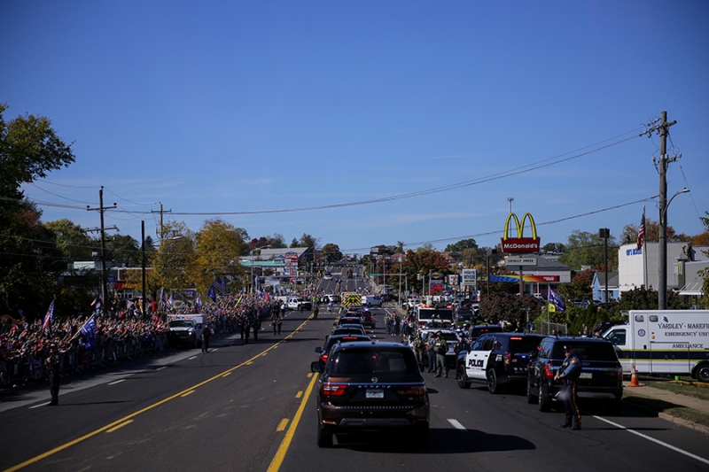 Трамп пожарил и роздал картошку фри в &laquo;Макдональдсе&raquo;