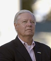 Трамп позволил ввести новые санкции против России, утверждает Грэм