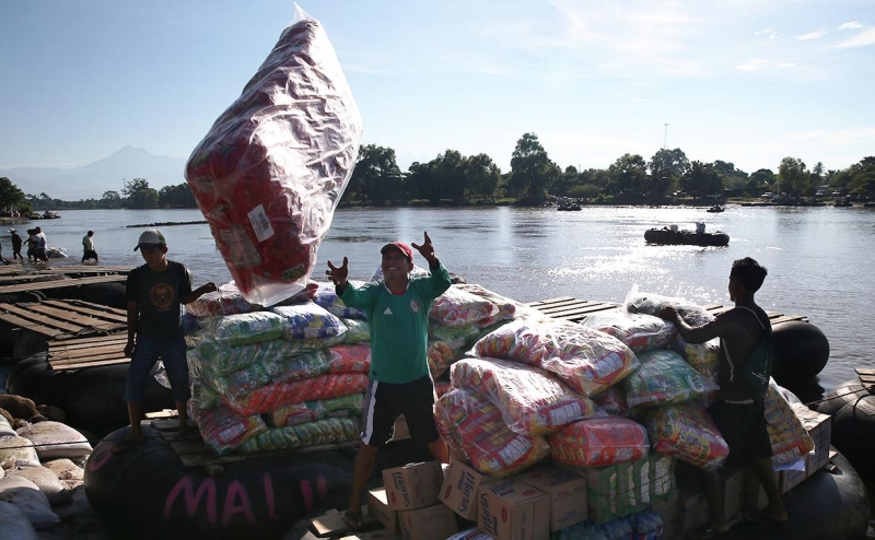 Трамп приостановил на месяц пошлины для Мексики