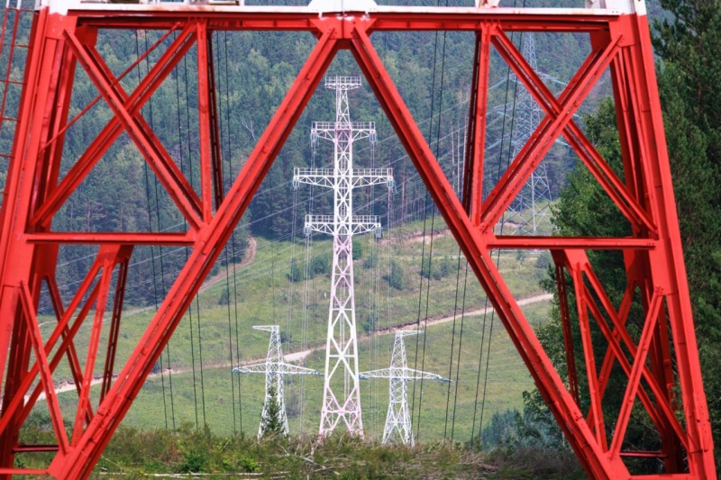 Трамп стал лидером в шести из семи ключевых штатов на выборах в США