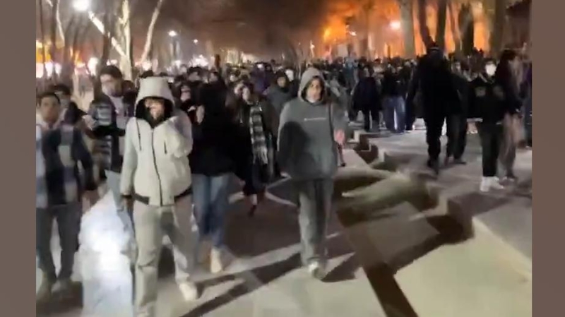 Трамп заявил о готовности &laquo;прийти на помощь&raquo; протестующим в Иране