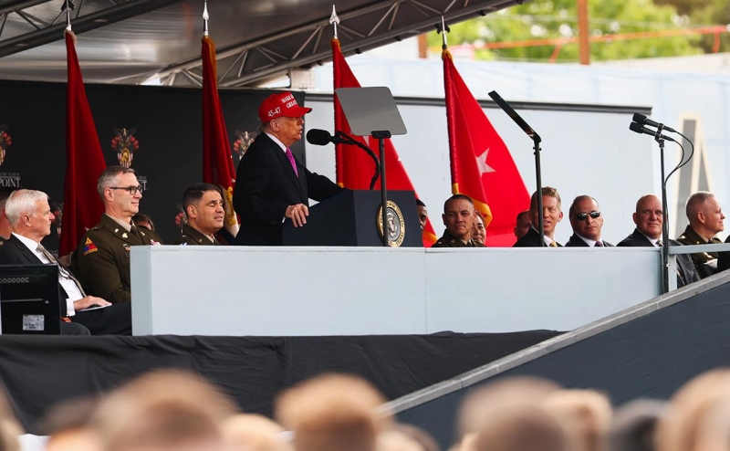 Трамп заявил о недовольстве Путиным и возможных санкциях против России