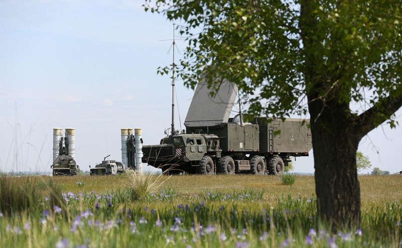 Три российских аэропорта приостановили полеты