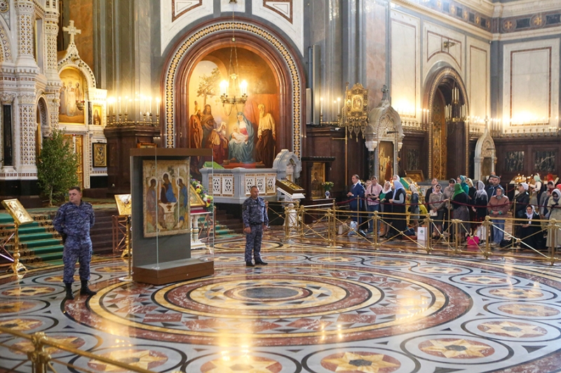 «Троица» в храме Христа Спасителя. Фоторепортаж