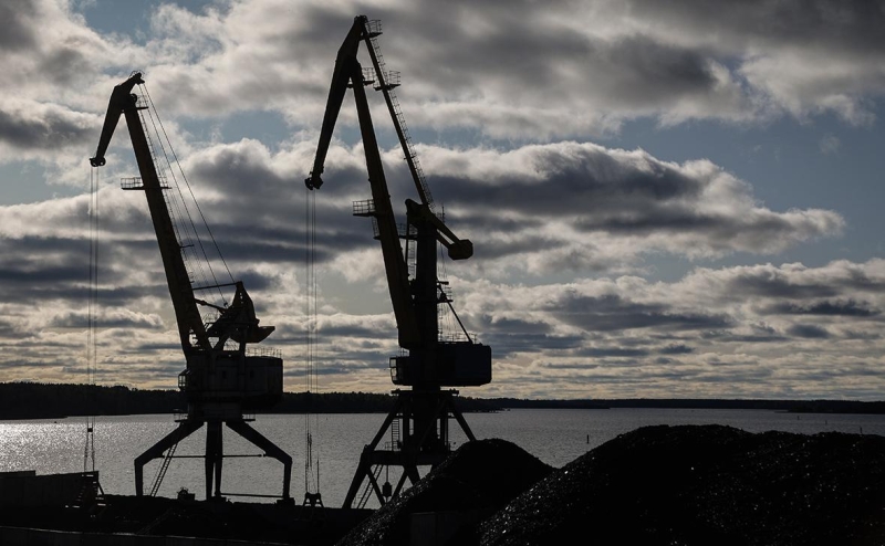 Трутнев предложил ввести новый сбор с проходящих через границу грузов