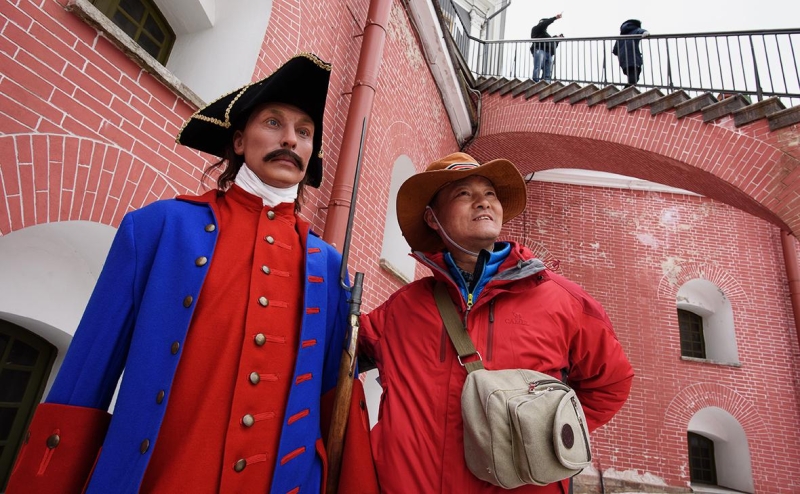 Туристы из Китая вернули лидерство по числу поездок в Россию