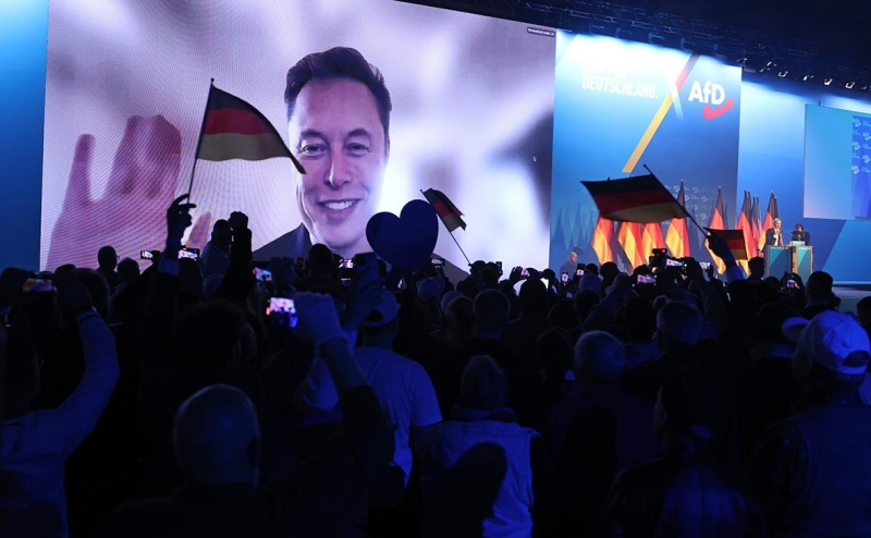 Туск ответил на подозрения в госперевороте видео с игрой в пинг-понг