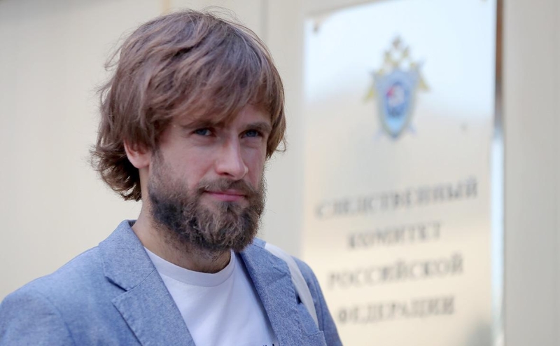 У акционистов и художников по всей России прошли обыски