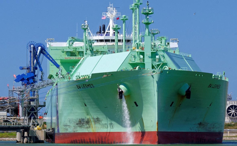 У берегов Йемена захватили связанный с Израилем танкер