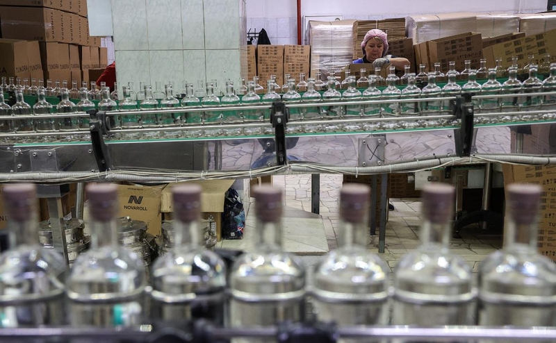 У властей попросили ввести пошлины на вино из Франции и Италии в 200%